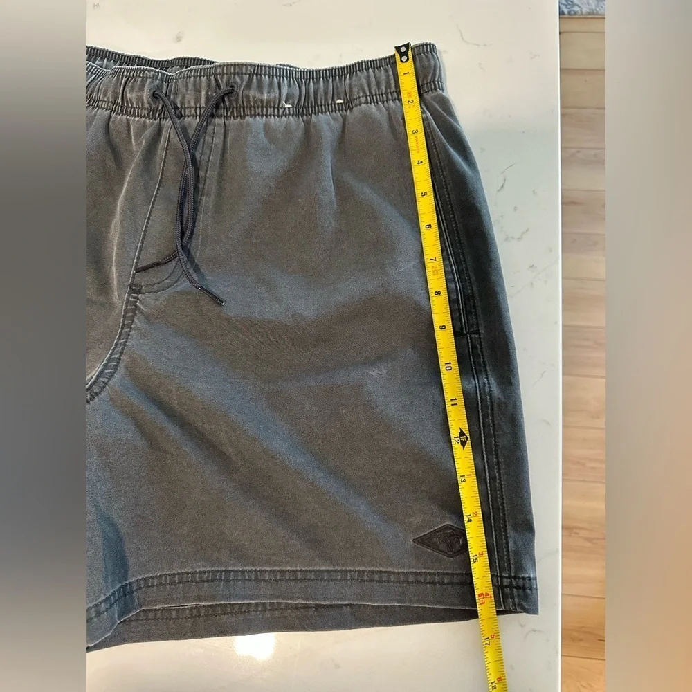 Hollister Mid-Thigh Volley Swim Trunks Mens Size Medium Faded Black Beach Swim